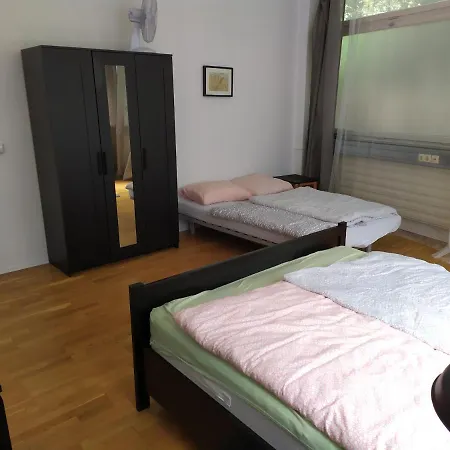 West - Michael Apartment *
