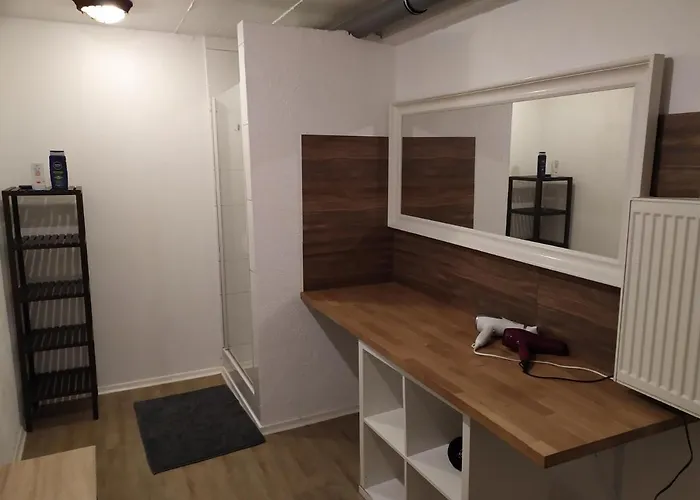 West - Michael Lejlighed